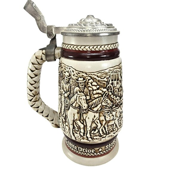 Vintage Avon Beer Stein Cattle Drive Chuck Wagon Scene Pewter Lid JE380 - Picture 1 of 9